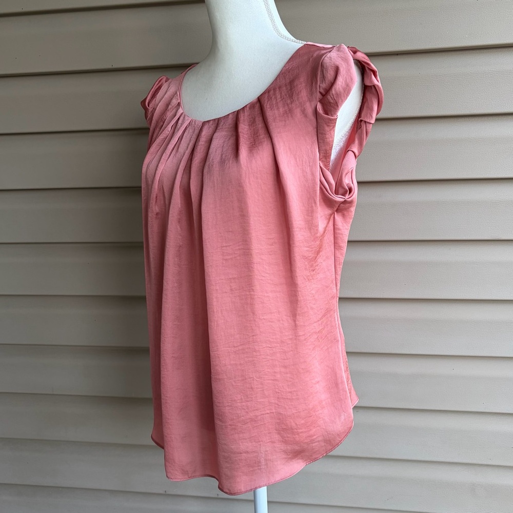 •Violet & Claire• Coppery Rose Cap Sleeve Blouse - Size Medium - Picture 4 of 8